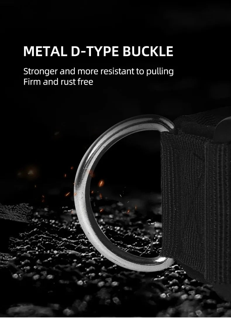 Metal D-type buckle on a black background with text highlighting its features.